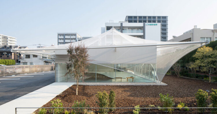 Kengo Kuma Wraps Fukuoka Cafe In Ghostly Mesh Facade